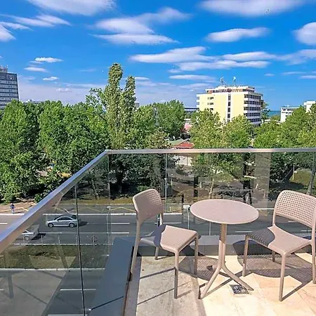 Quartz Boutique Hotel 4*