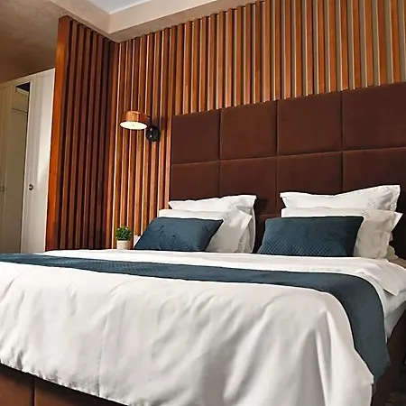Quartz Boutique Hotel 4*